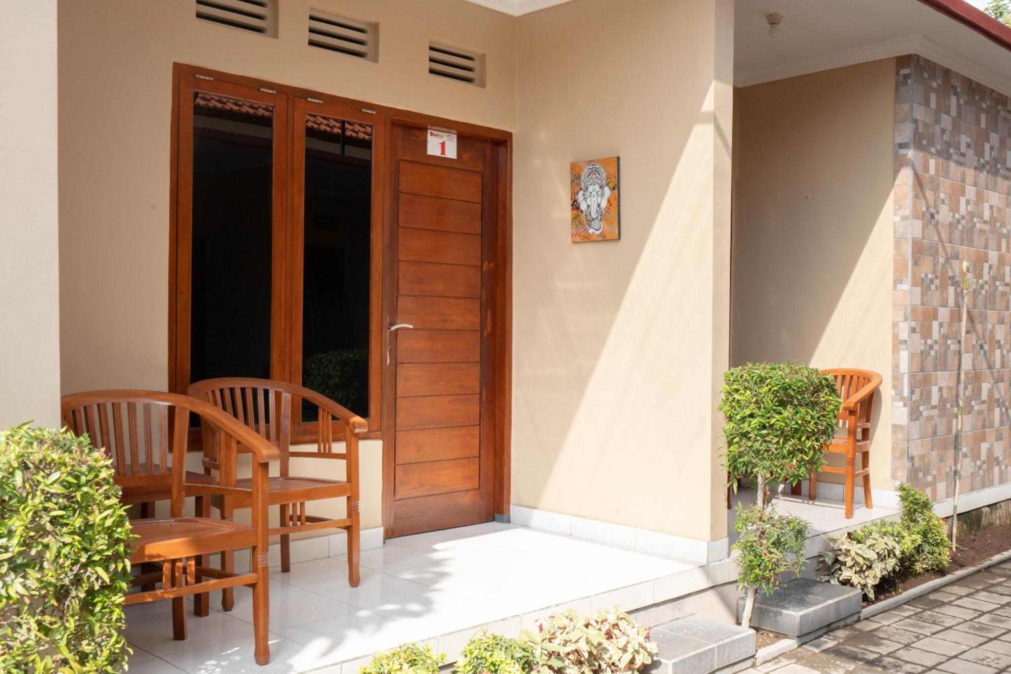 فندق Reddoorz Near Buleleng Harbour 2 سينغاراجا المظهر الخارجي الصورة