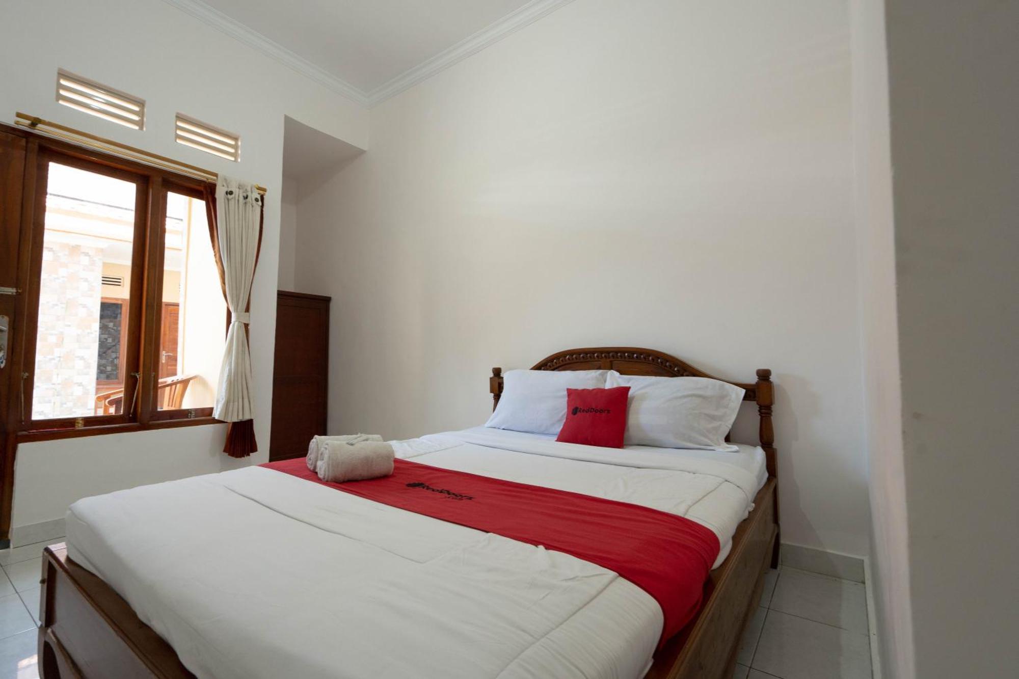 فندق Reddoorz Near Buleleng Harbour 2 سينغاراجا المظهر الخارجي الصورة
