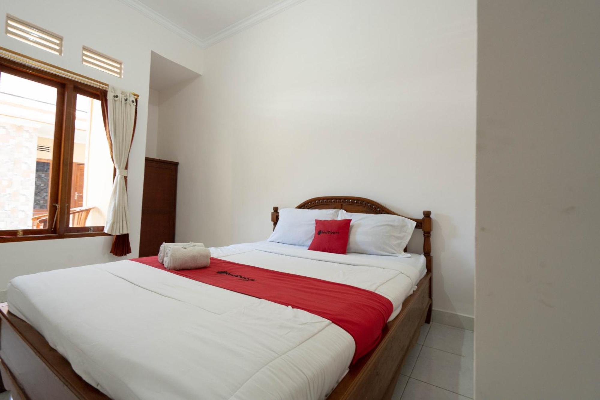 فندق Reddoorz Near Buleleng Harbour 2 سينغاراجا المظهر الخارجي الصورة