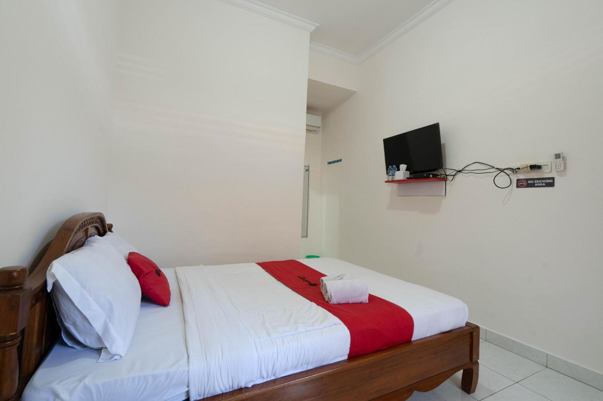 فندق Reddoorz Near Buleleng Harbour 2 سينغاراجا المظهر الخارجي الصورة