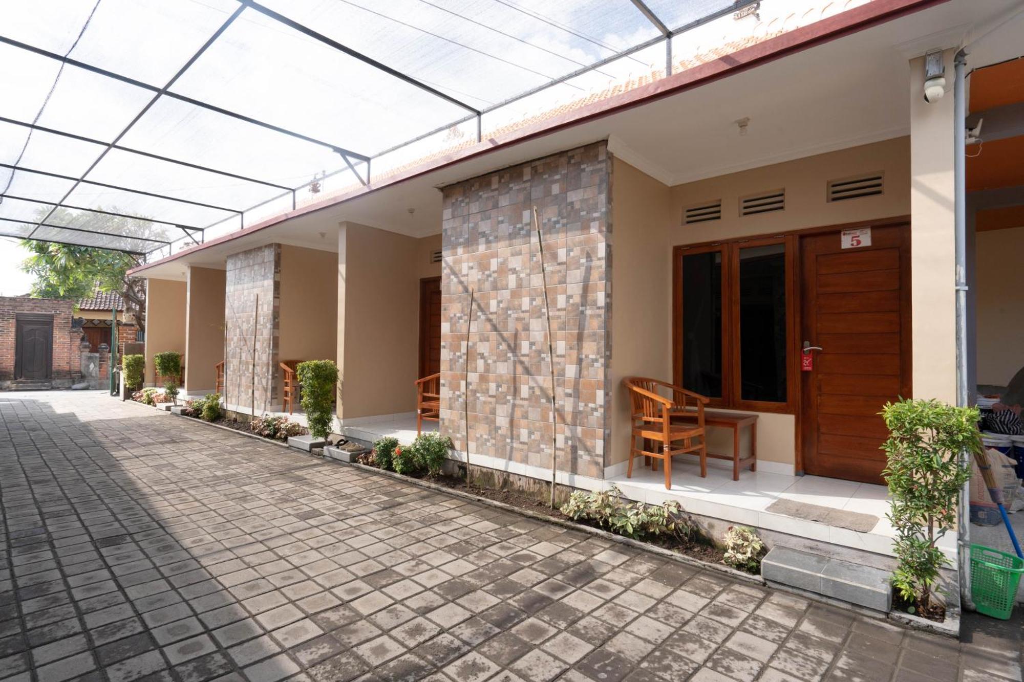 فندق Reddoorz Near Buleleng Harbour 2 سينغاراجا المظهر الخارجي الصورة